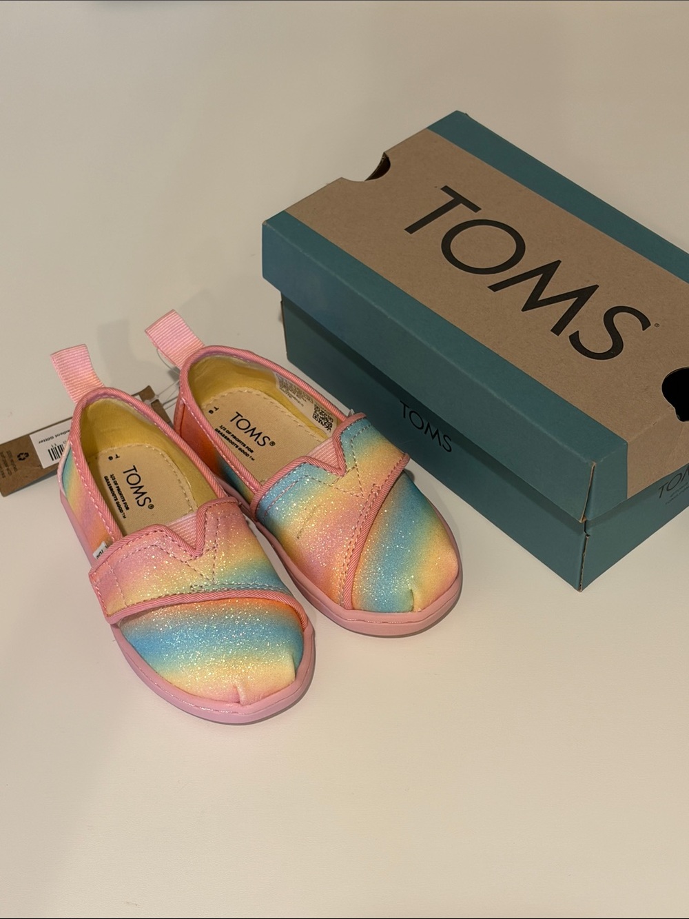 TOMS Kids Rainbow Glitter Slip-On Sneakers - NEW size 6T